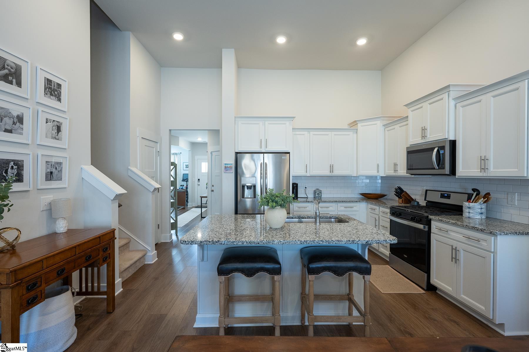 305 Albemarle Lane Greer, SC 29650 - Photo 2 of 29