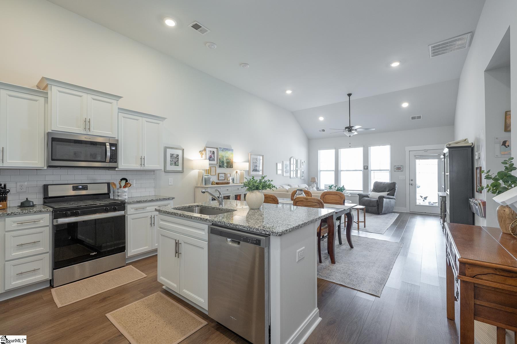 305 Albemarle Lane Greer, SC 29650 - Photo 5 of 29