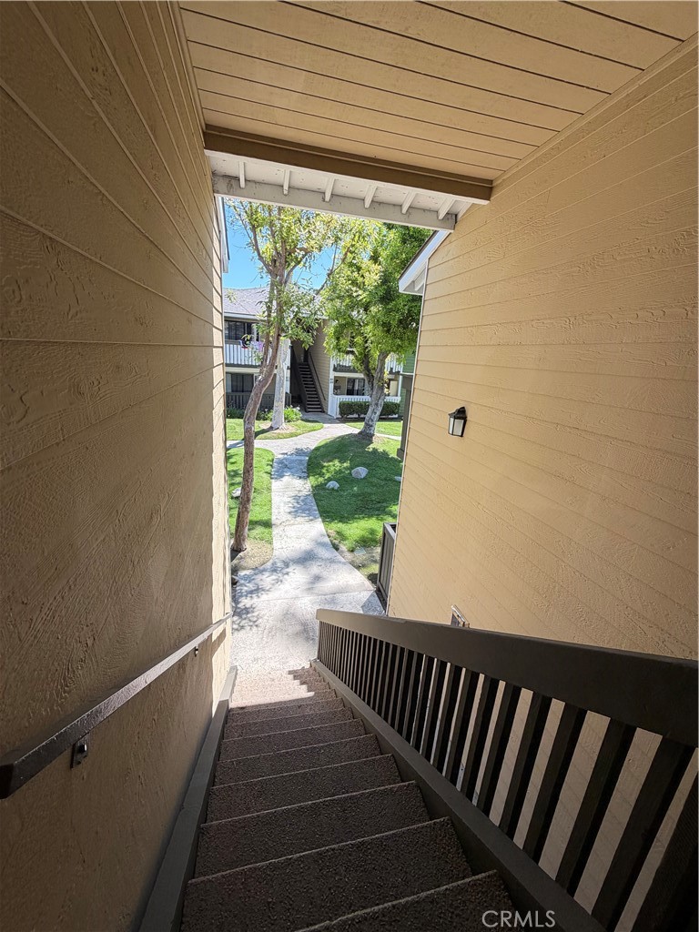 3535 Banbury Drive, Unit 178 Riverside, CA 92505 - Photo 22 of 23 Stairway