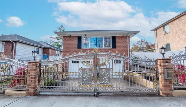 $1,550,000 | 244-19 Grand Central Parkway | Douglaston