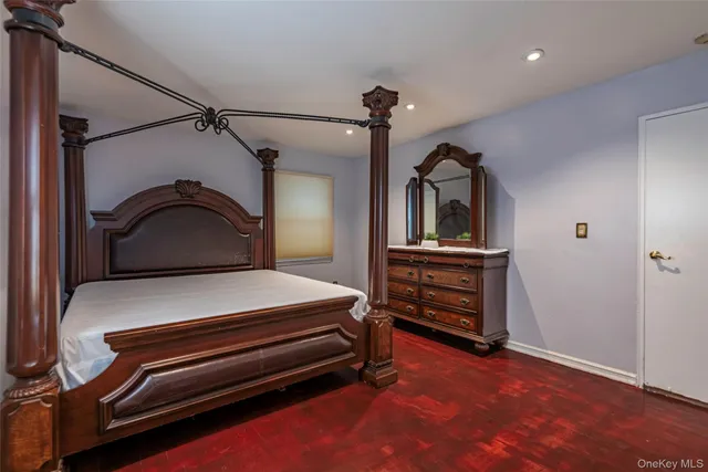 $1,550,000 | 244-19 Grand Central Parkway | Douglaston