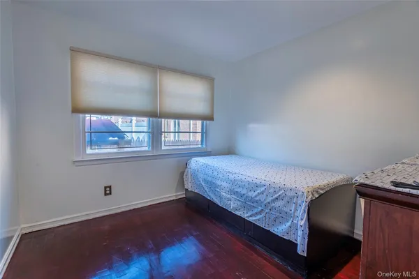 $1,185,000 | 244-19 Grand Central Parkway | Douglaston