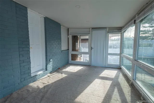 $1,550,000 | 244-19 Grand Central Parkway | Douglaston