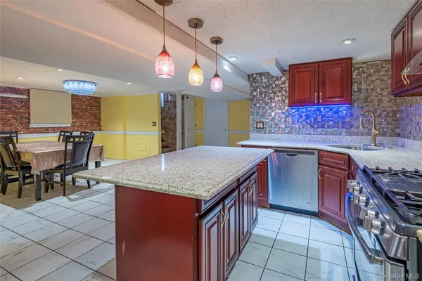$1,185,000 | 244-19 Grand Central Parkway | Douglaston
