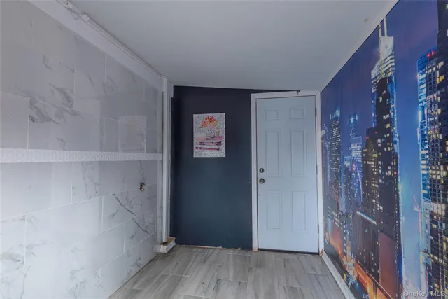 $1,550,000 | 244-19 Grand Central Parkway | Douglaston