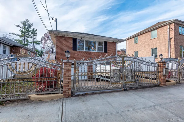 $1,550,000 | 244-19 Grand Central Parkway | Douglaston