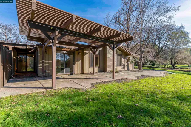 $719,900 | 15 Fairway Place, Fairfield, CA 94534