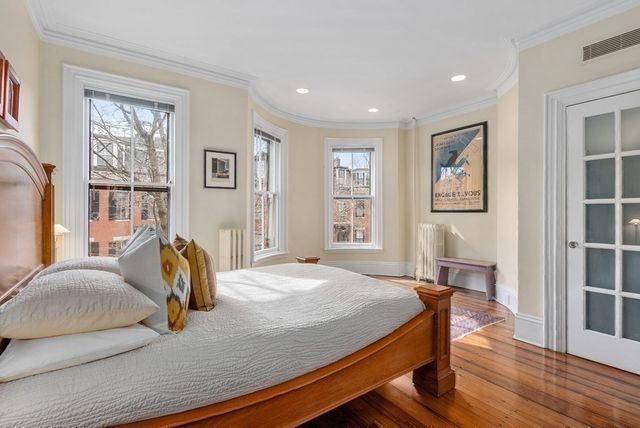 a view of a yard with table and chairs