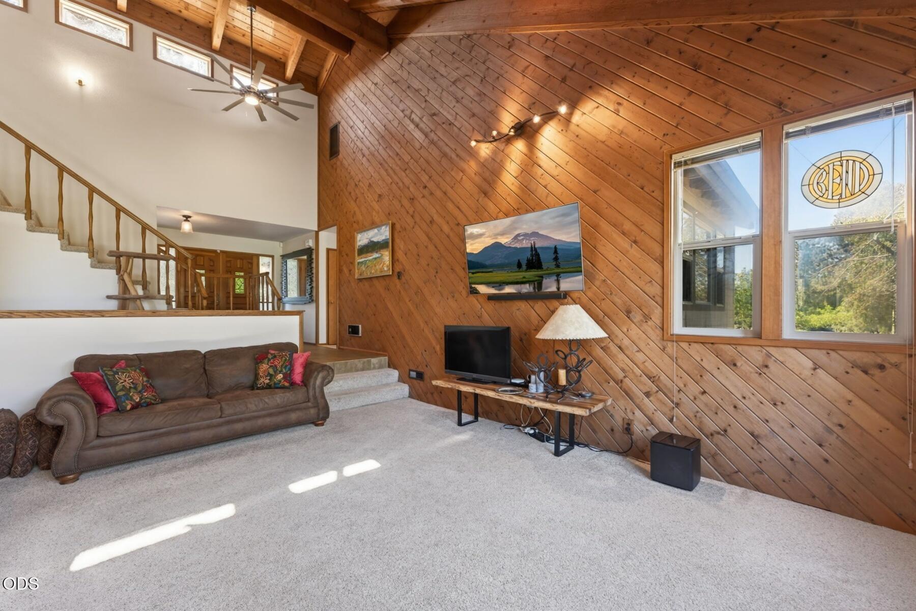 60376 Arnold Market Road Bend, OR 97702 - Photo 13 of 47