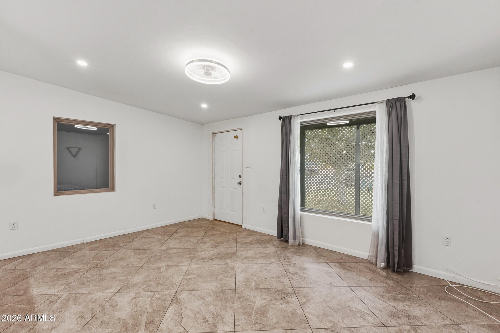 1620 West Roeser Road Phoenix, AZ 85041 - Photo 8 of 41 08