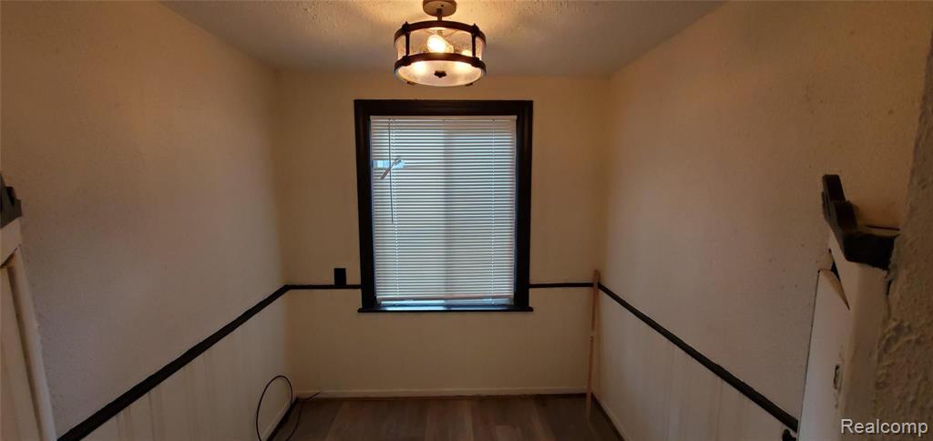 14424 Greenview Road Detroit, MI 48223 - Photo 11 of 47