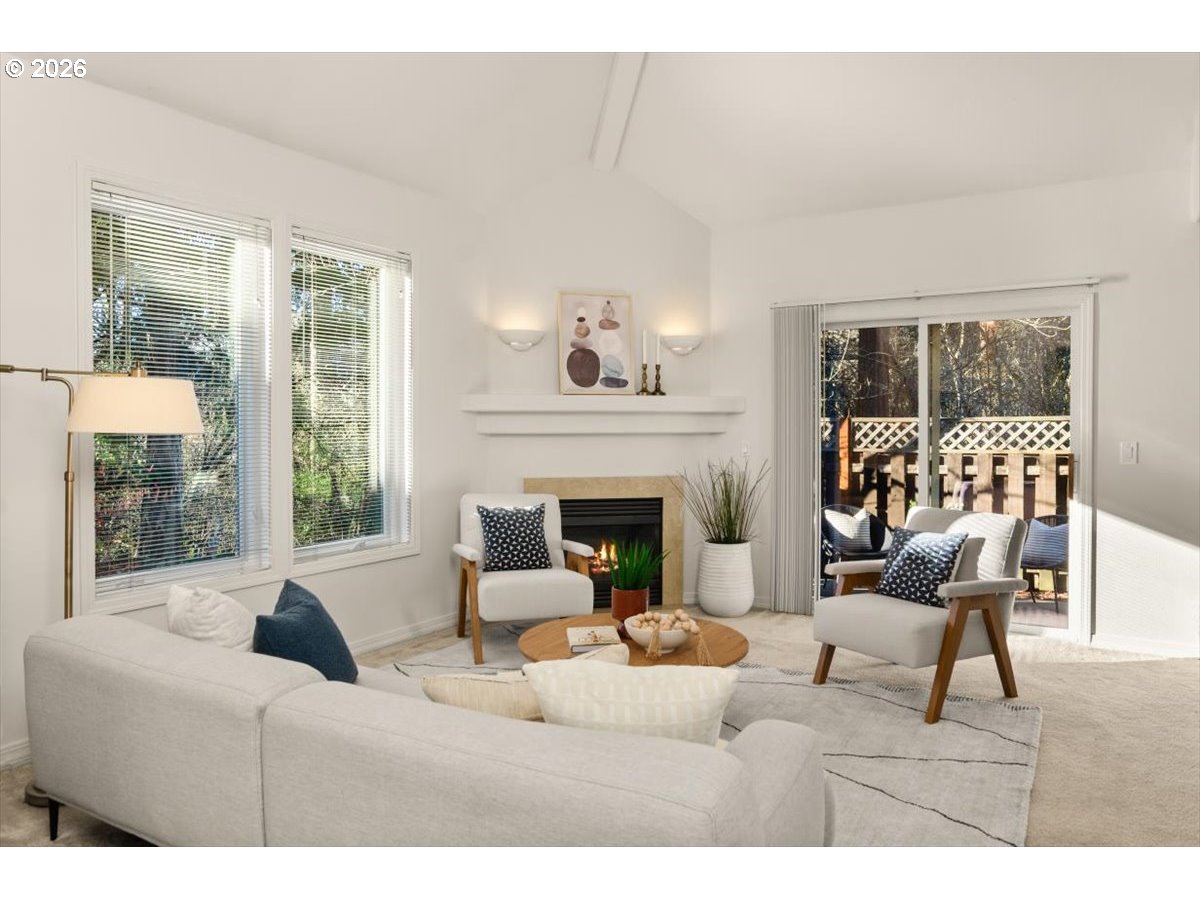 7415 Southwest Neptune Terrace Beaverton, OR 97007 - Photo 5 of 34 Living Room