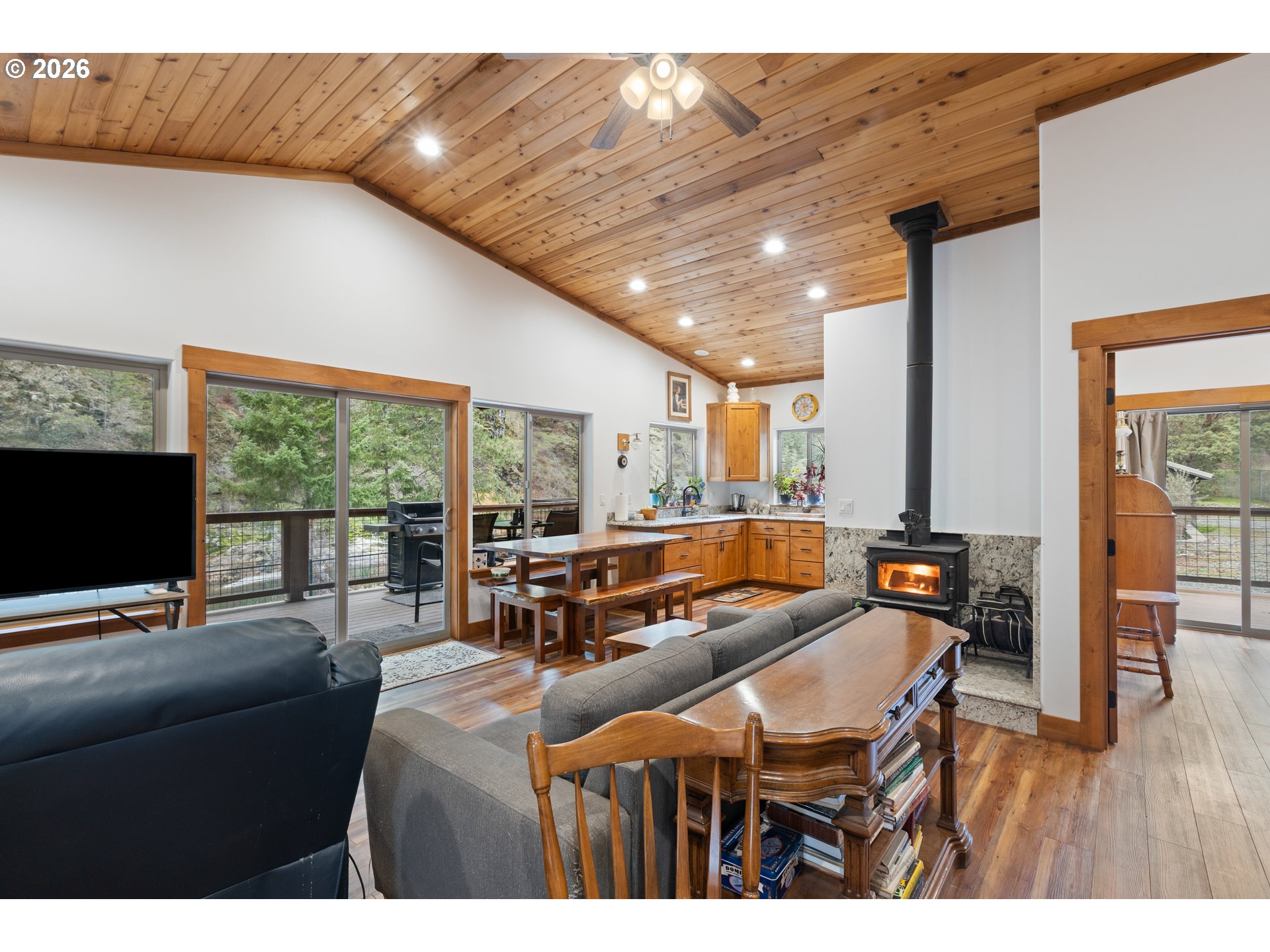 4696 Cow Creek Road Riddle, OR 97469 - Photo 11 of 48