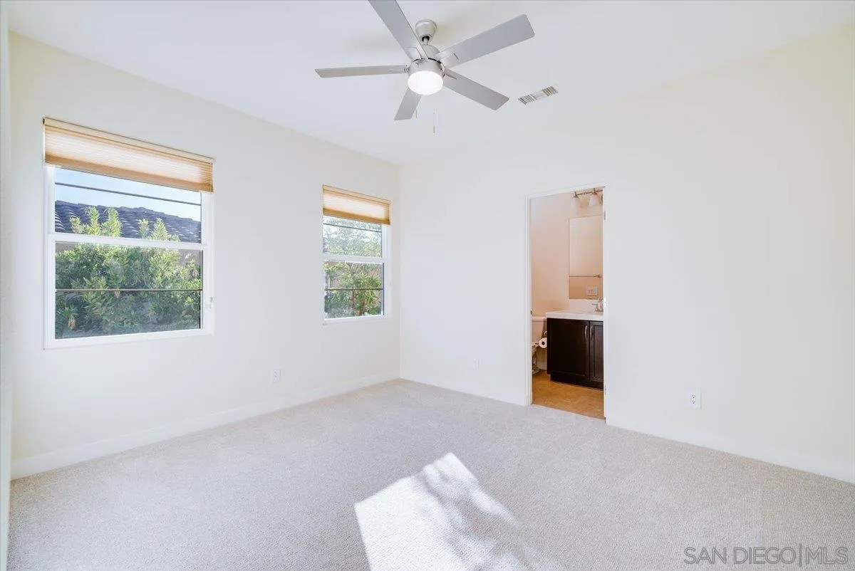 7135 Sitio Caliente Carlsbad, CA 92009 - Photo 46 of 73