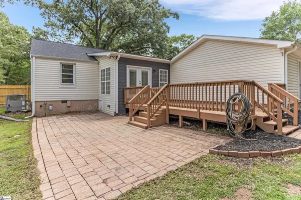 $449,900 | 201 South Pliney Circle, Simpsonville, SC 29681