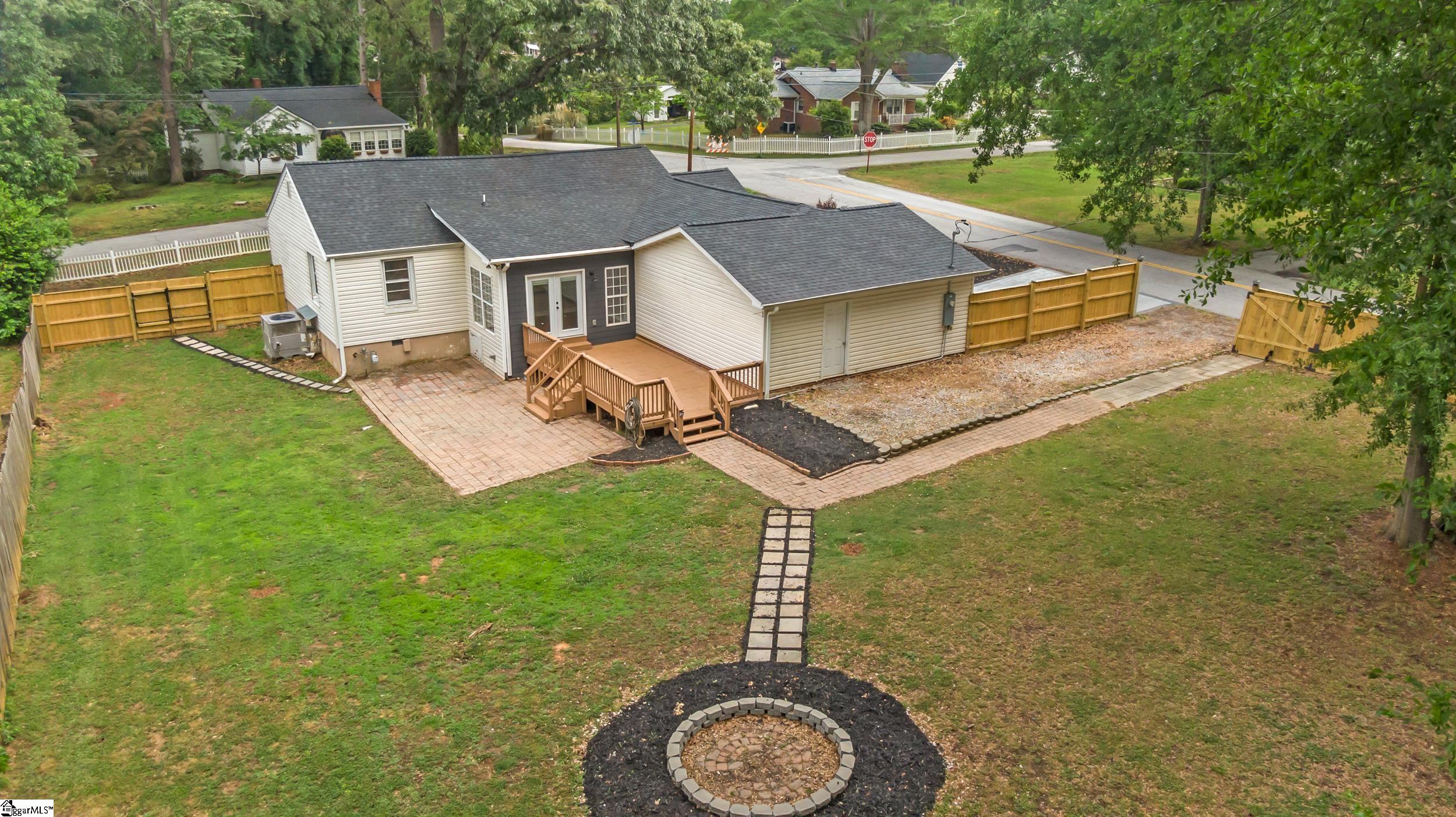 201 South Pliney Circle Simpsonville, SC 29681 - Photo 32 of 35