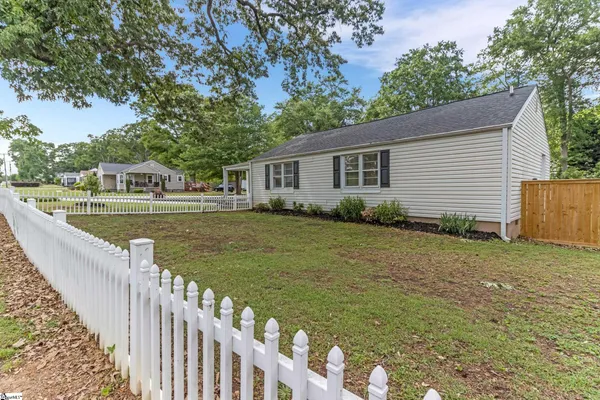 $449,900 | 201 South Pliney Circle, Simpsonville, SC 29681