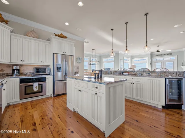 $2,825,000 | 6414 Ocean Drive, Emerald Isle, NC 28594