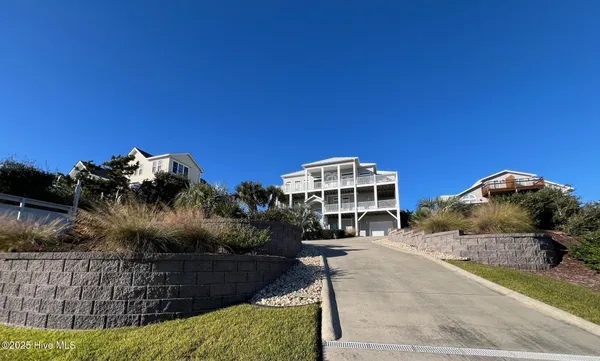 $2,825,000 | 6414 Ocean Drive, Emerald Isle, NC 28594