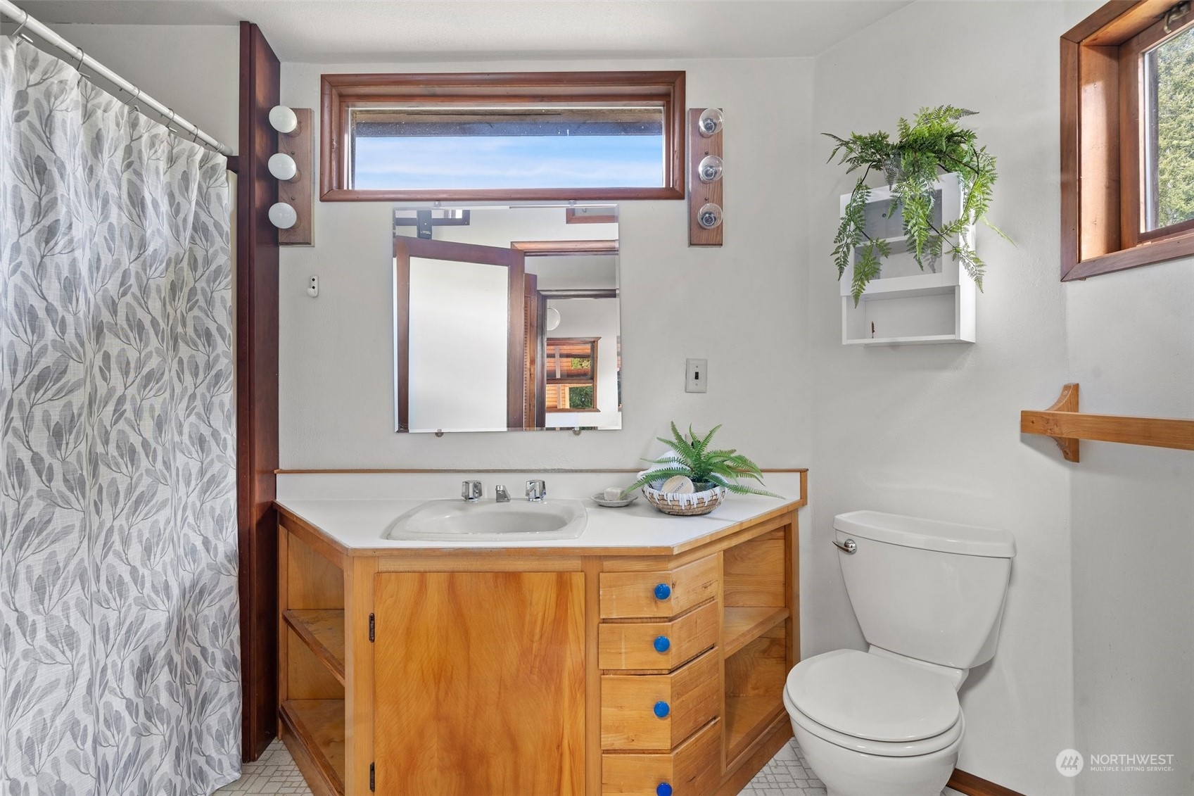 1853 Northeast Rustic Lane Bremerton, WA 98310 - Photo 27 of 40 Gallery Image 27