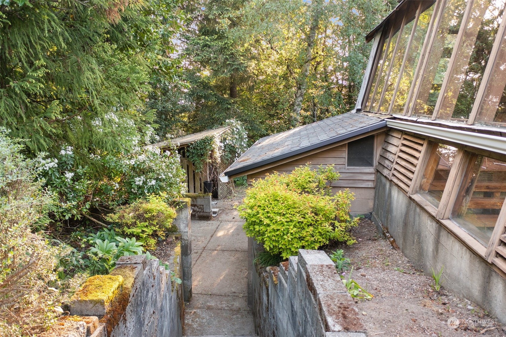 1853 Northeast Rustic Lane Bremerton, WA 98310 - Photo 34 of 40 Gallery Image 34