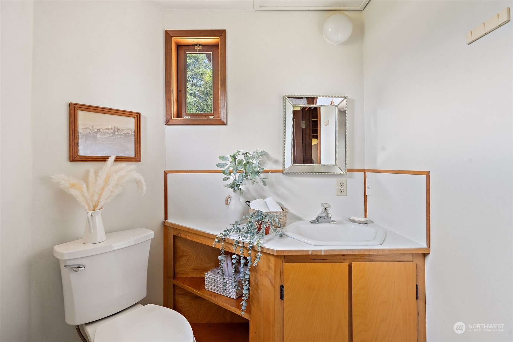 1853 Northeast Rustic Lane Bremerton, WA 98310 - Photo 9 of 40 Gallery Image 9