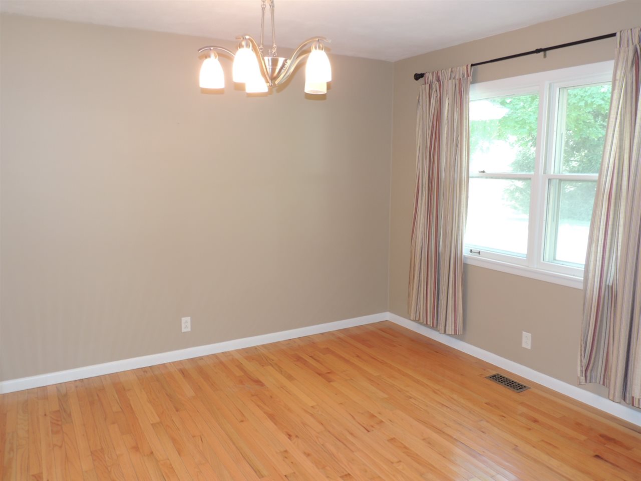 1550 South Williams Road Frankfort, IN 46041 - Photo 3 of 18 Gallery Image 3