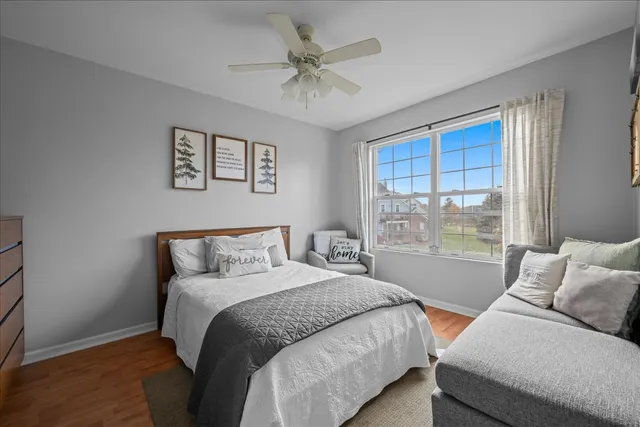 $320,000 | 8 Ione Drive, Unit C, South Elgin, IL 60177