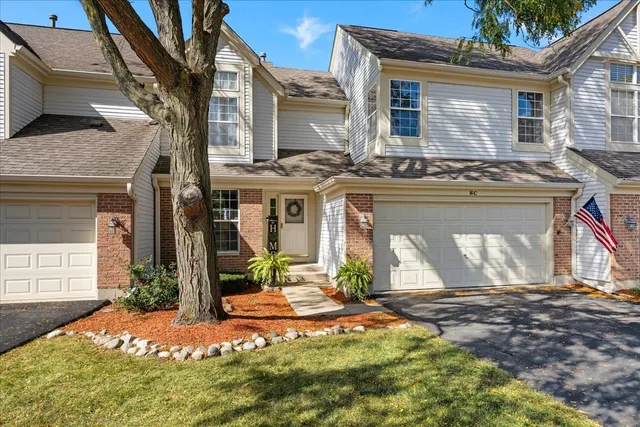 $320,000 | 8 Ione Drive, Unit C, South Elgin, IL 60177