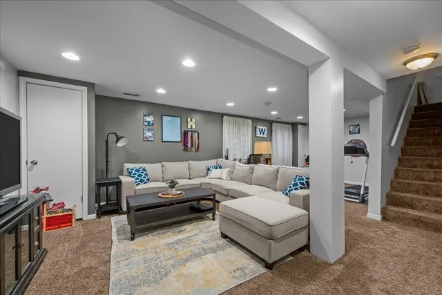 $320,000 | 8 Ione Drive, Unit C, South Elgin, IL 60177