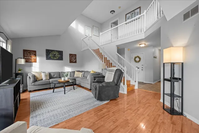 $320,000 | 8 Ione Drive, Unit C, South Elgin, IL 60177