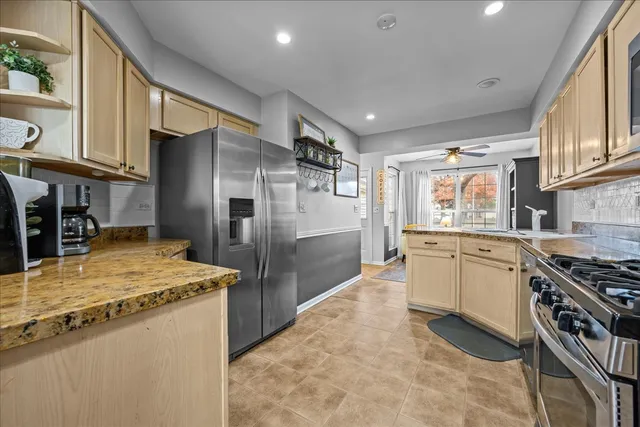 $320,000 | 8 Ione Drive, Unit C, South Elgin, IL 60177