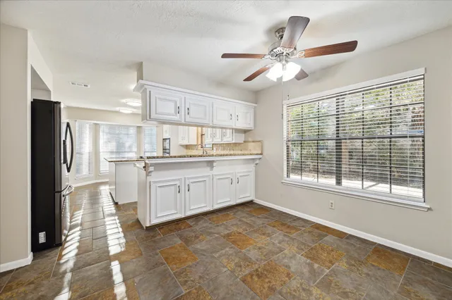 $3,200 | 4 Falling Star Road, The Woodlands, TX 77381