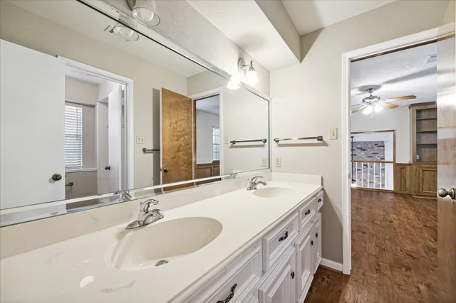 $3,200 | 4 Falling Star Road, The Woodlands, TX 77381