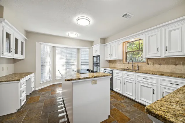 $3,200 | 4 Falling Star Road, The Woodlands, TX 77381