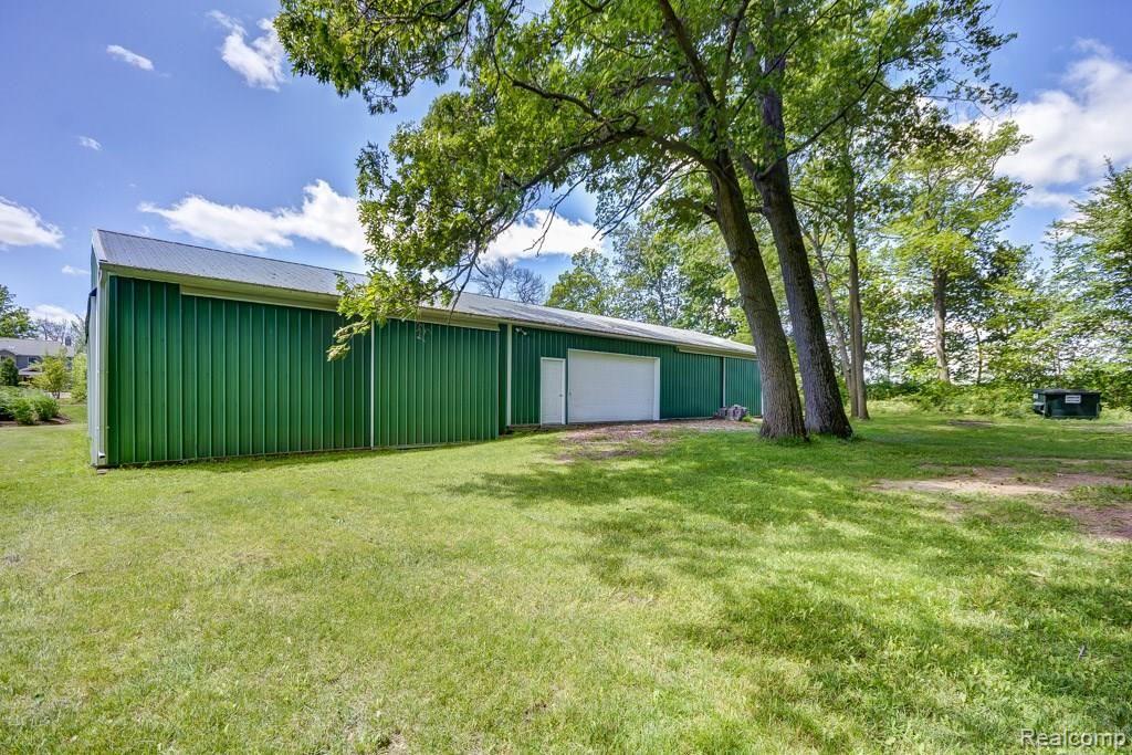 3640 Dorr Road Brighton, MI 48116 - Photo 5 of 56 66 (1).jpg