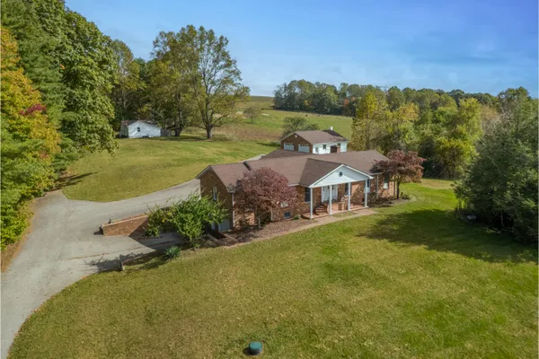 $499,900 | 329 Parkway Lane South, Floyd, VA 24091