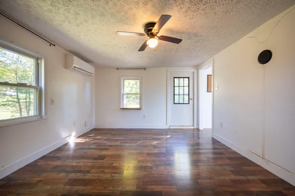 $499,900 | 329 Parkway Lane South, Floyd, VA 24091