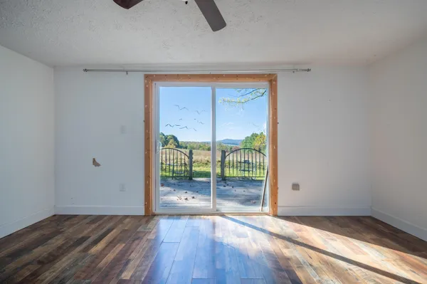 $499,900 | 329 Parkway Lane South, Floyd, VA 24091