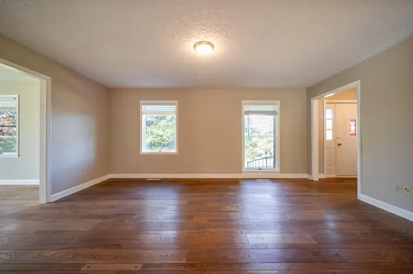 $499,900 | 329 Parkway Lane South, Floyd, VA 24091