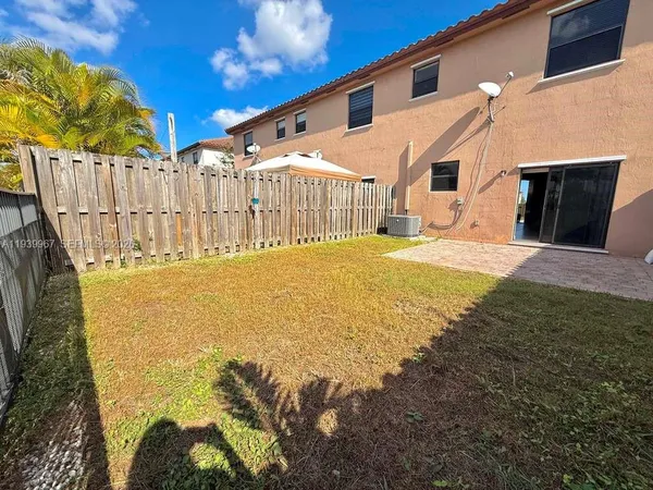 $2,300 | 320 Southeast 37th Terrace, Unit 320, Homestead, FL 33033
