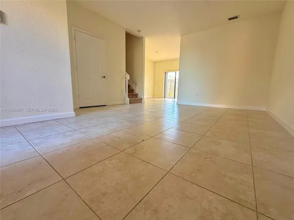 $2,300 | 320 Southeast 37th Terrace, Unit 320, Homestead, FL 33033