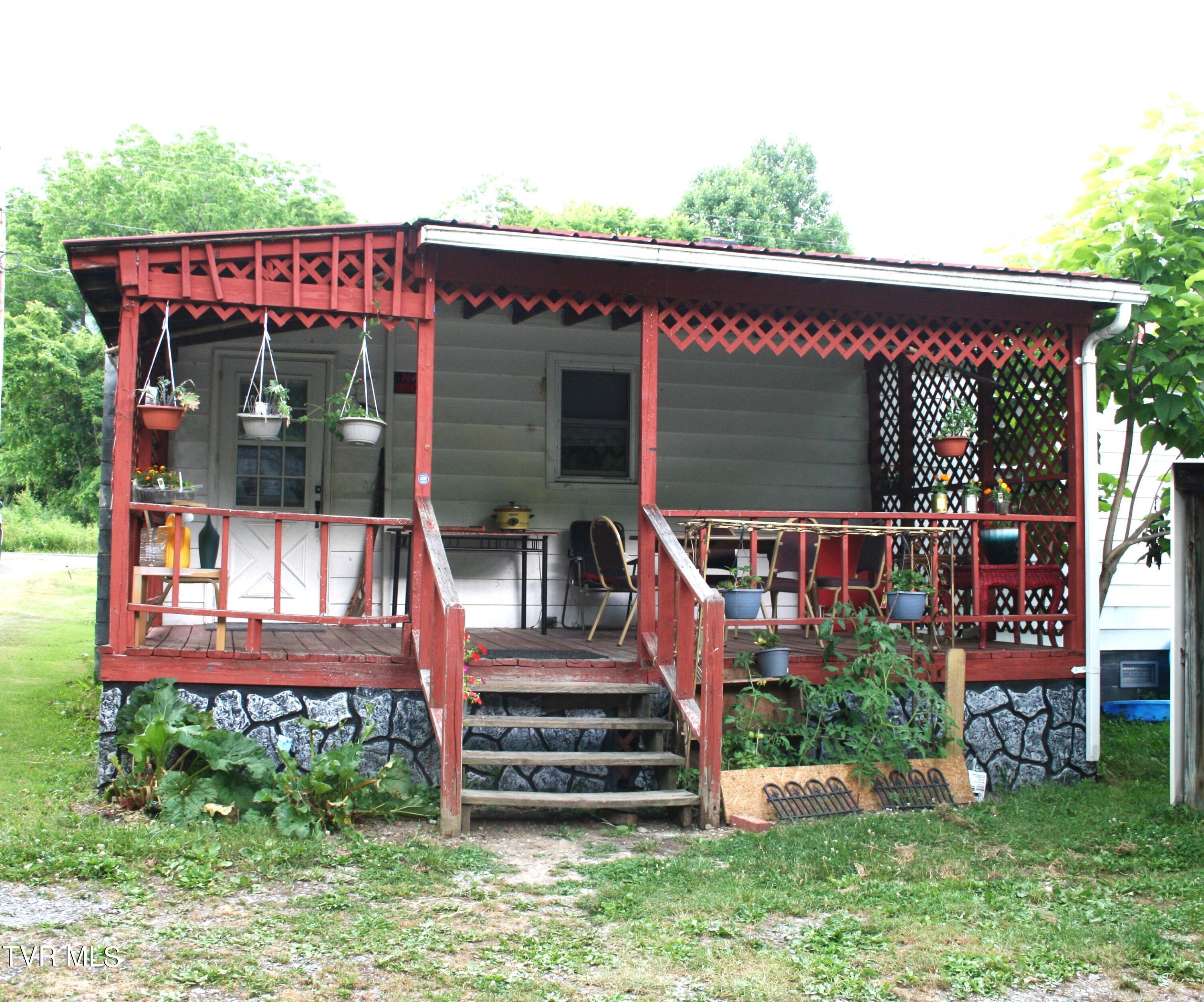 31452 Poor Valley Road Saltville, VA 24370 - Photo 17 of 25 Back Porch