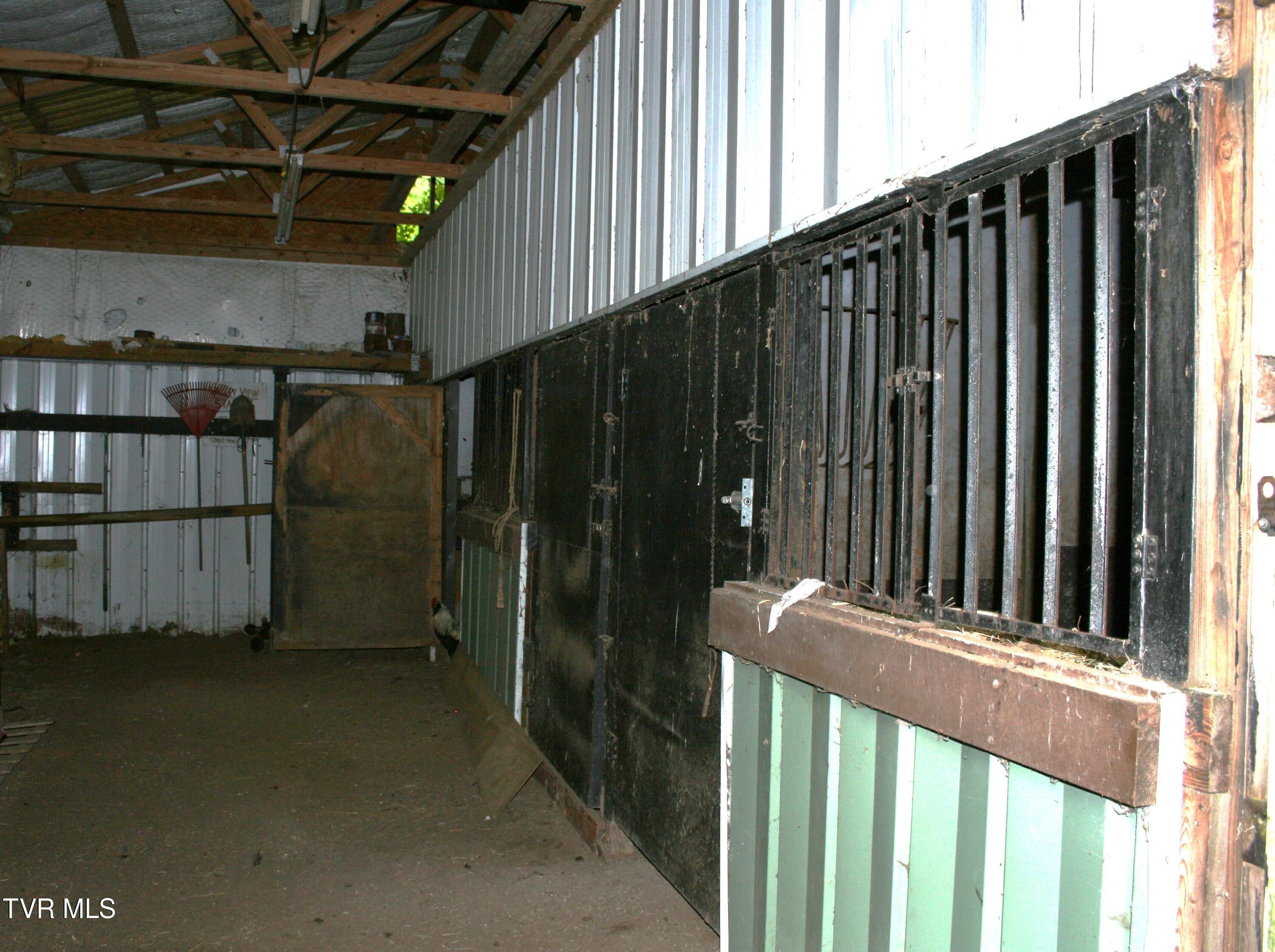 31452 Poor Valley Road Saltville, VA 24370 - Photo 22 of 25 Barn