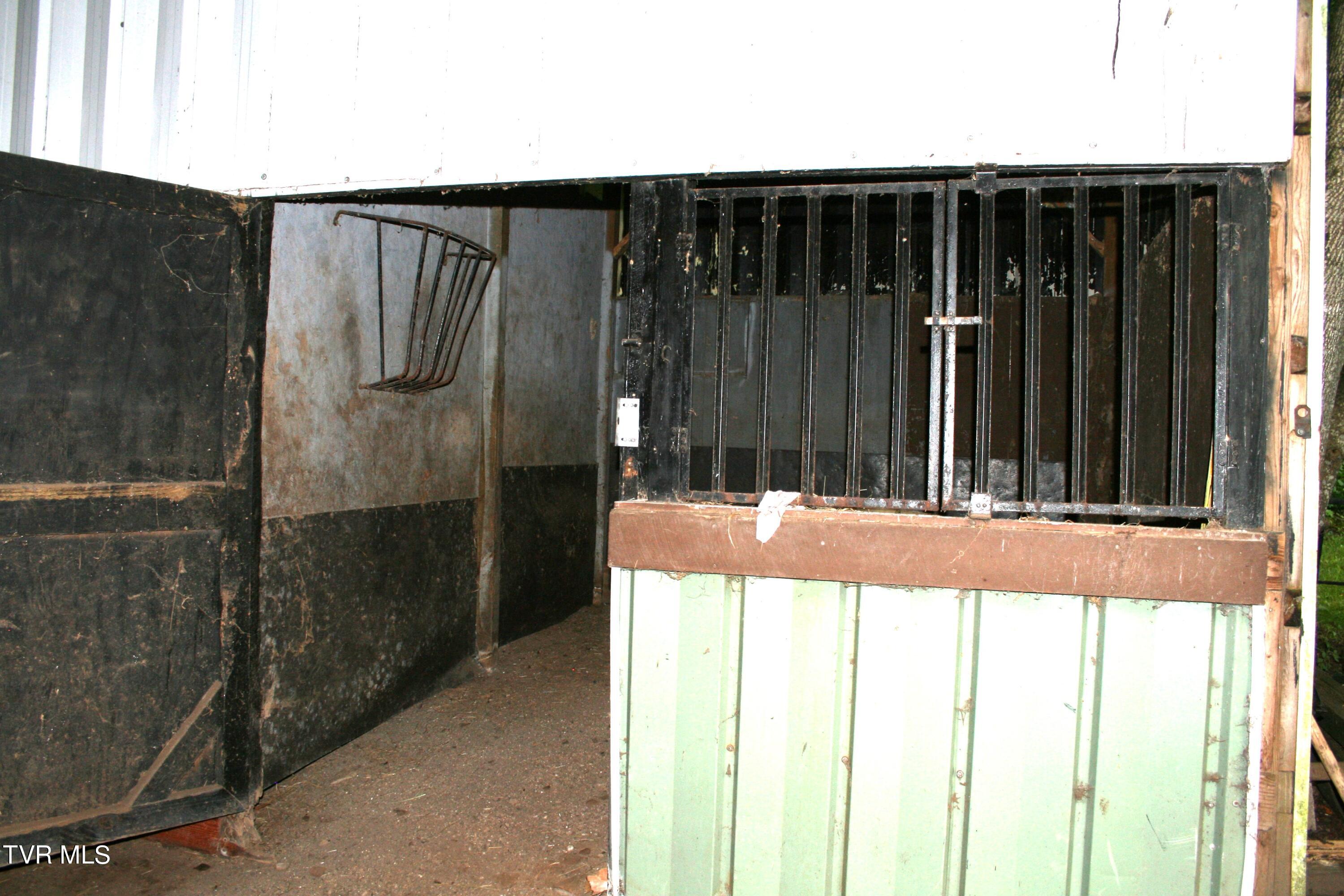 31452 Poor Valley Road Saltville, VA 24370 - Photo 23 of 25 Horse Stall