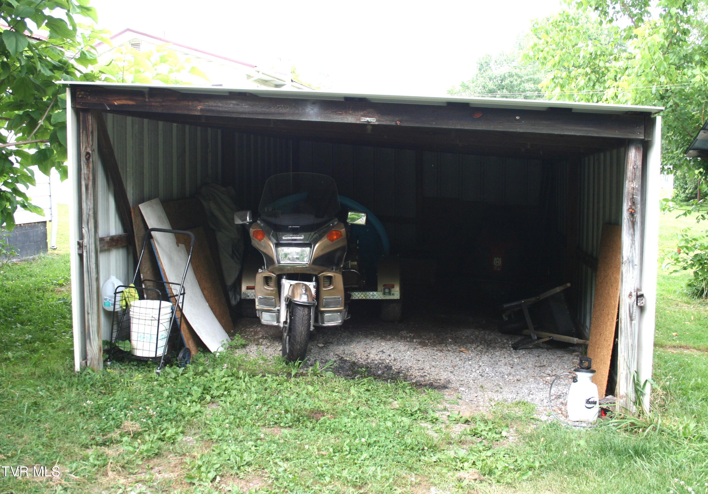 31452 Poor Valley Road Saltville, VA 24370 - Photo 25 of 25 Shed