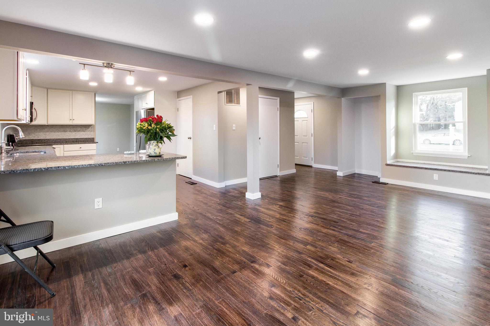 17629 Collier Circle Poolesville, MD 20837 - Photo 3 of 43 Gallery Image 3