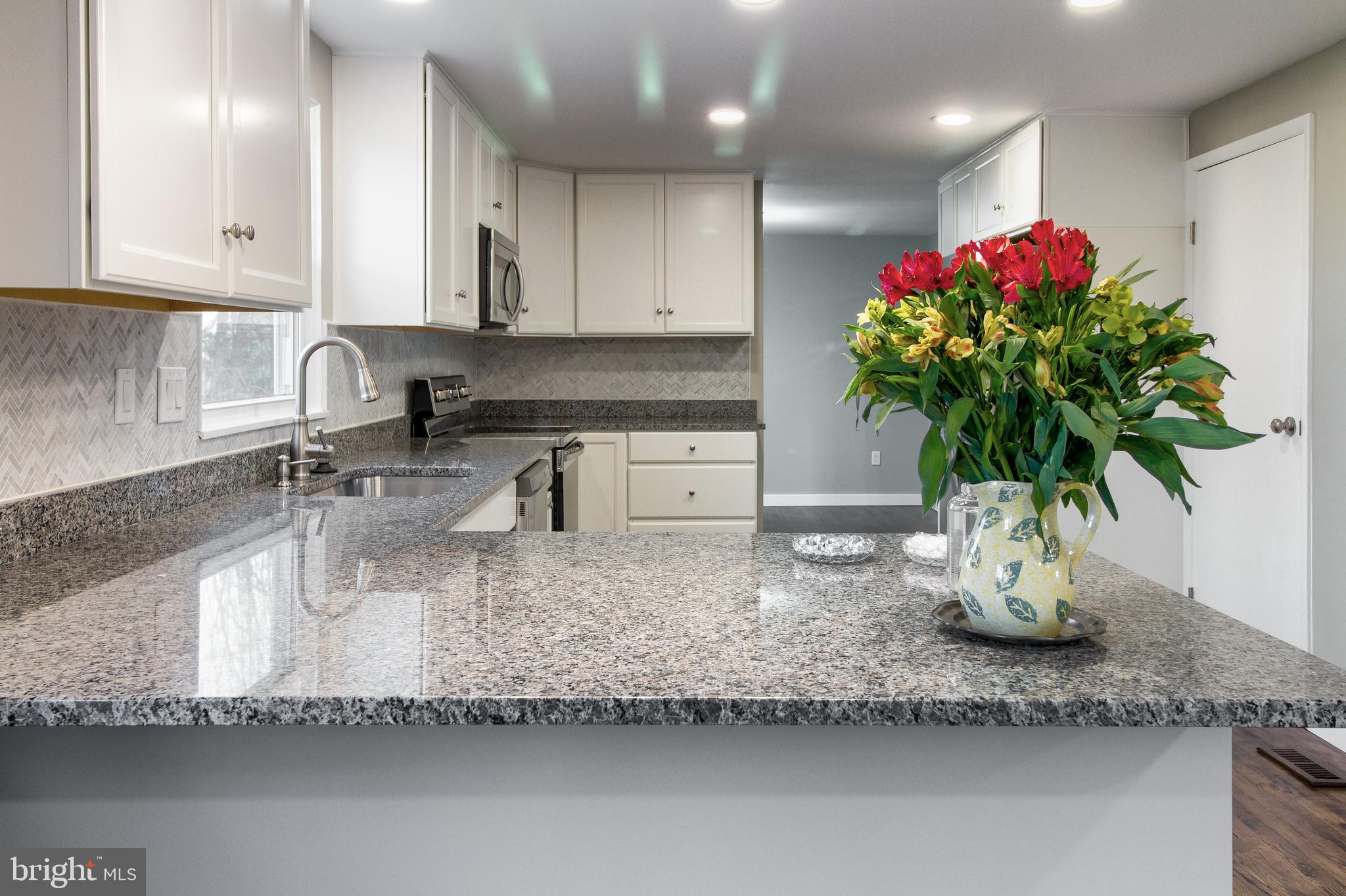 17629 Collier Circle Poolesville, MD 20837 - Photo 4 of 43 Gallery Image 4