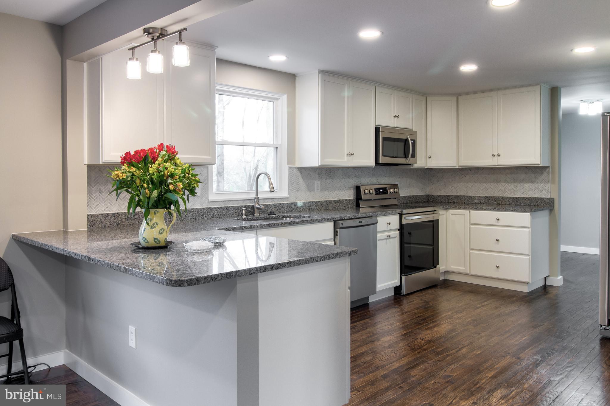 17629 Collier Circle Poolesville, MD 20837 - Photo 7 of 43 Gallery Image 7