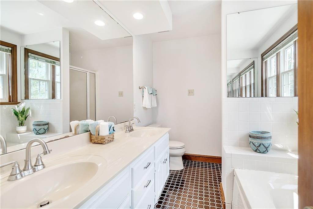 201 Constance Drive McKees Rocks, PA 15136 - Photo 18 of 25 Gallery Image 18